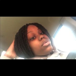 Meet your Posher, Amaya